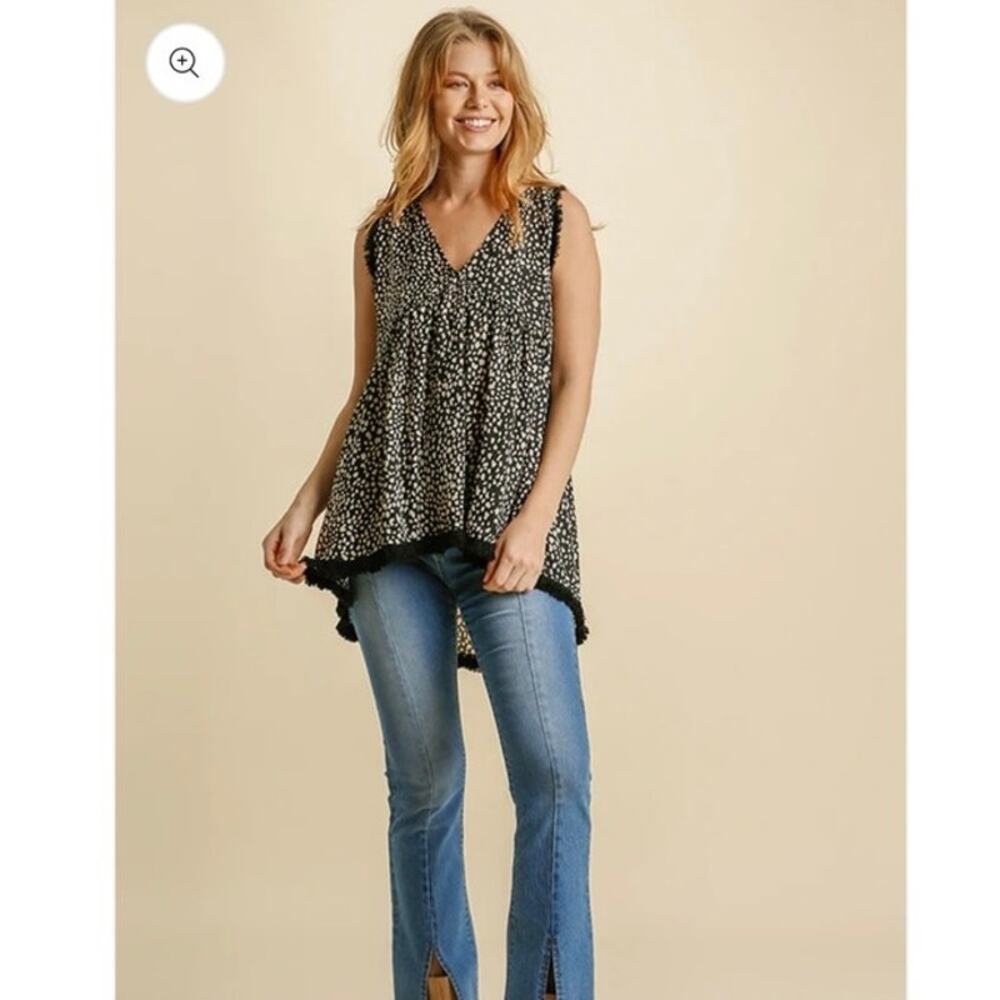 Umgee Black White Spotted Animal Print V-Nexk Sleeveless Babydoll Hi-Low Top M